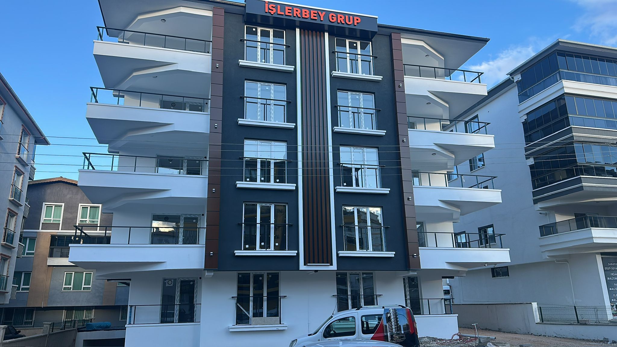 571 ADA 8 PARSEL F.ÇAKMAK MAHALLESİ İŞLER BEY İNŞAAT MÜTTEAHİT AKİF İŞLER  12 AYDA RUHSAT+İSKAN ALARAK SORUNSUZ BİR ŞEKİLDE TESLİM ETMİŞTİR TEŞŞEKÜR EDERİZ